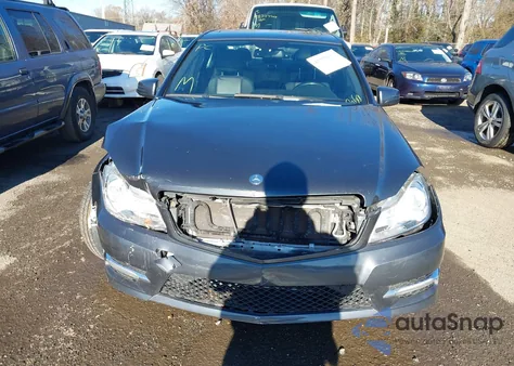 2013 Mercedes-Benz C 300 Sport 4Matic из США, поврежденный, VIN WDDGF8AB7DR261127